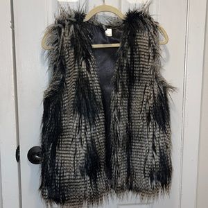 H&M faux fur vest - fits Small/Medium